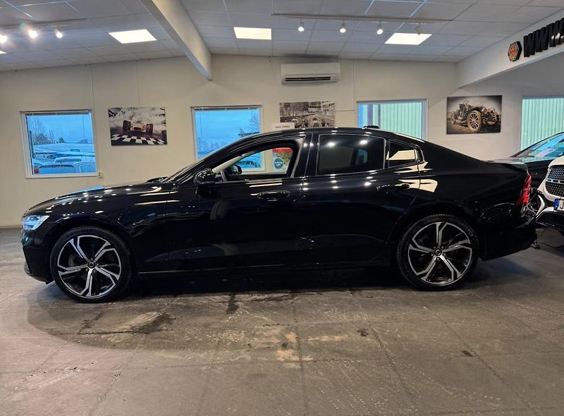 Volvo S60 Recharge T8 AWD 360k BLIS Kůže - fotka 23 z 26