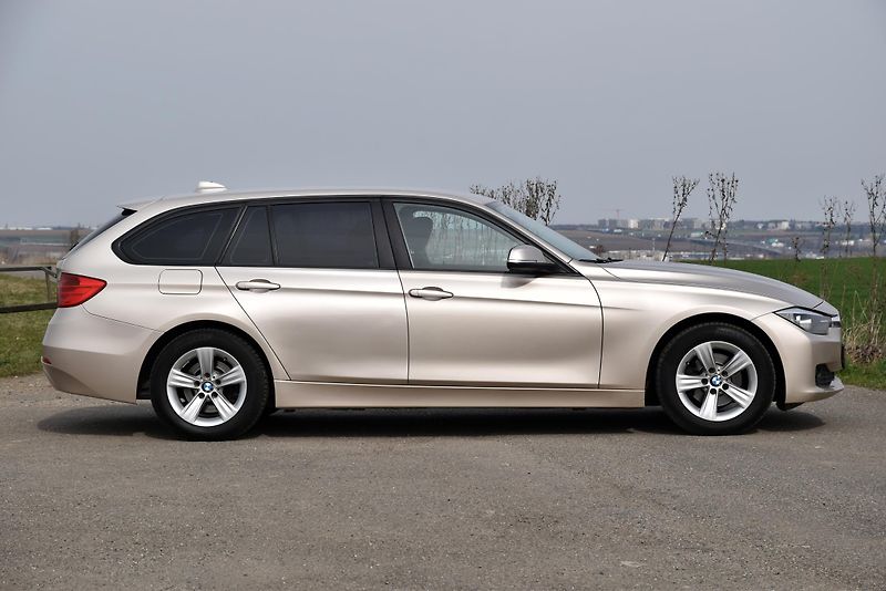 BMW Řada 3 318d (2.0) 6st, NAVI, ALU, PDC - fotka 2 z 51
