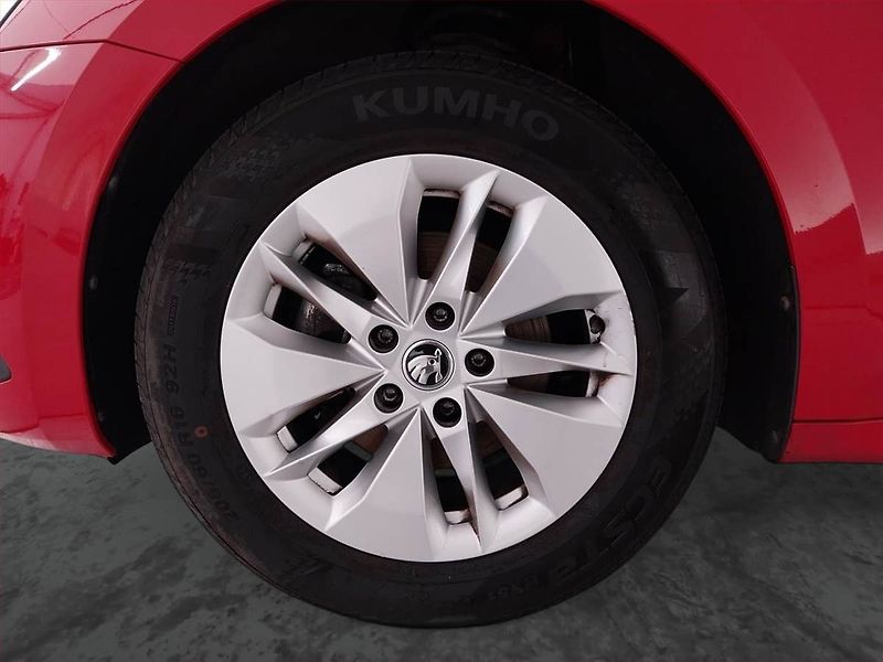 Škoda Octavia (2021) Ambition 1.5 TSI, Serv.kniha - fotka 15 z 21