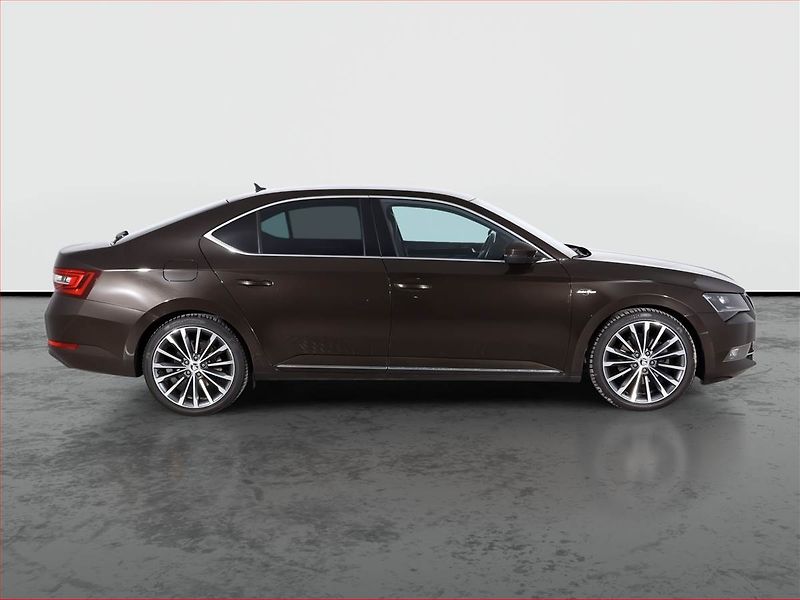 Škoda Superb (2019) Laurin&Klement 2.0 TDI - fotka 6 z 31