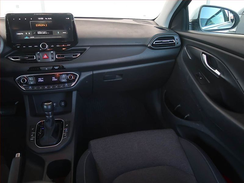 Hyundai i30 (2021) 1.5 T-GDI MHEV, Automat, Navi - fotka 8 z 26