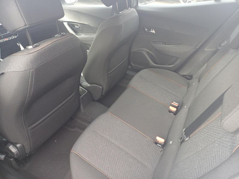 Peugeot 2008 (2026) STYLE 1.2 PurTech 100 k manuál - fotka 12 z 23