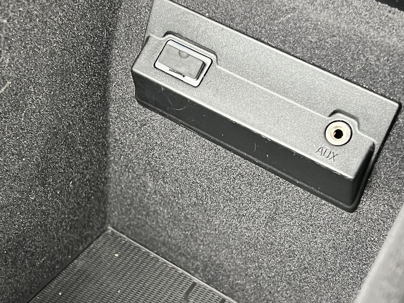 Volvo V70 2.0D D4 AUTOMAT KŮŽE KLIMA - fotka 21 z 41