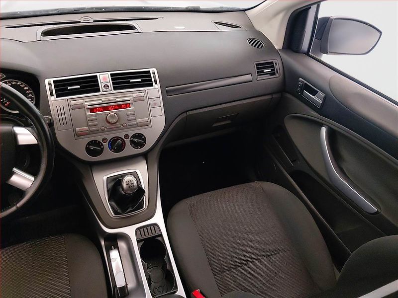 Ford Kuga (2012) 2.0 TDCi - fotka 8 z 16