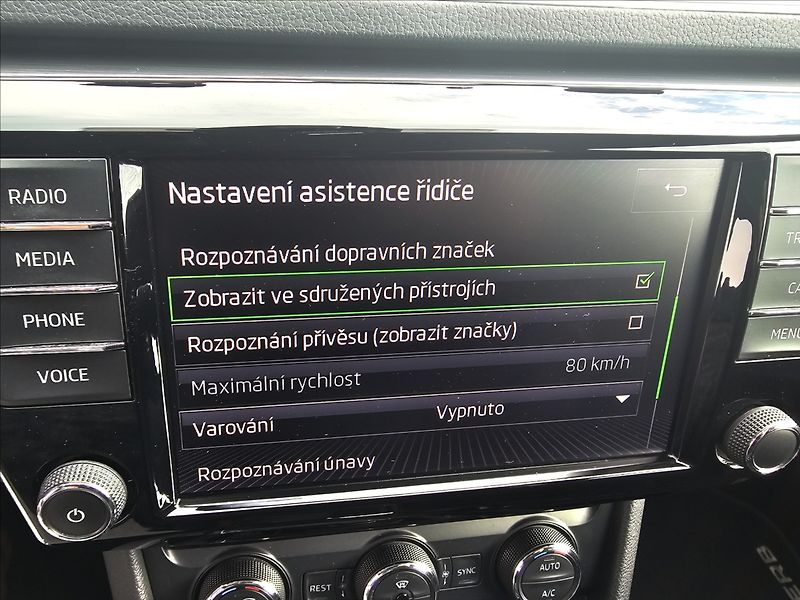 Škoda Superb III 2,0TDi 1KW DSG STYLE - fotka 23 z 51