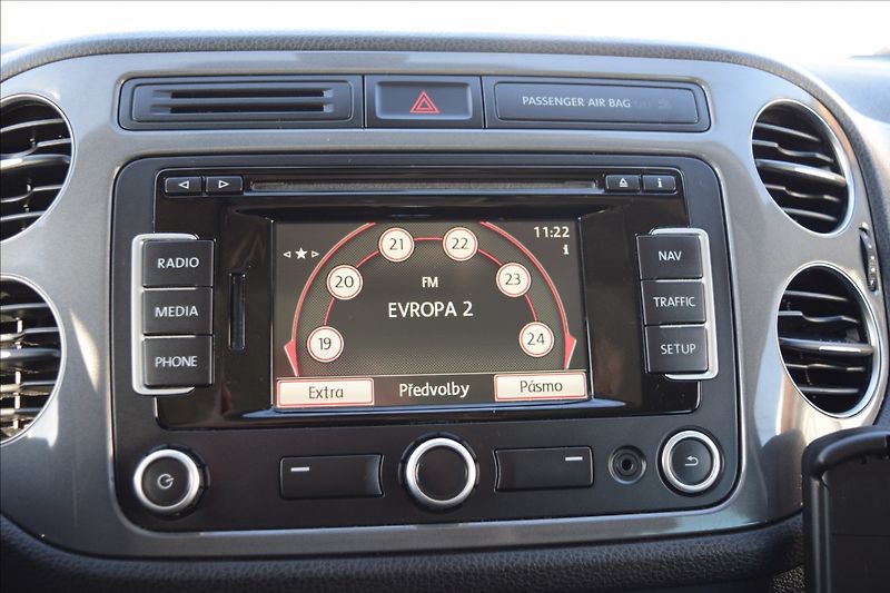 Volkswagen Tiguan 2,0 TDI 103KW NAVI TAŽNÉ ALU - fotka 34 z 47