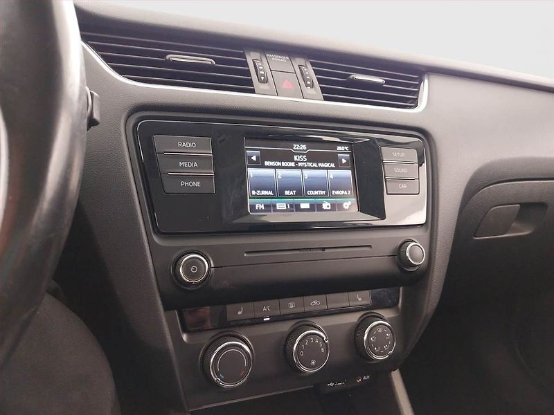 Škoda Octavia (2017) Ambition 1.6 TDI, Serv.kniha - fotka 12 z 19