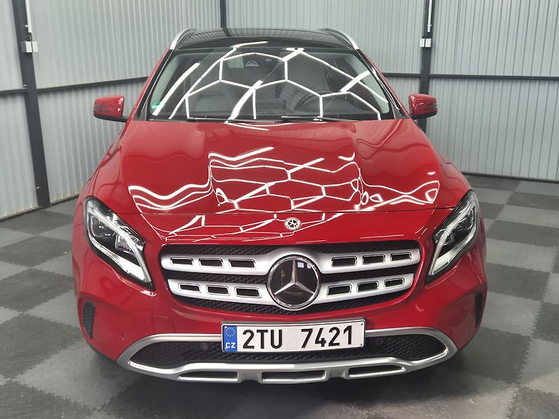 Mercedes-Benz GLA (2019) - fotka 2 z 25