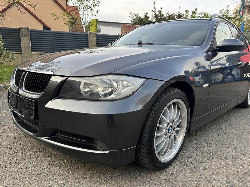 BMW Řada 3 320i  - fotka 5 z 51