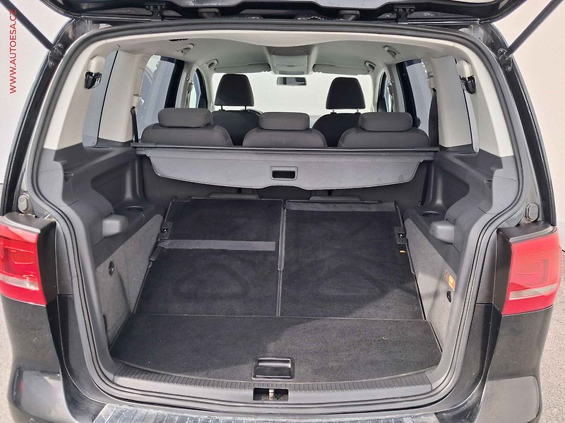 Volkswagen Touran (2011) 1.2TSi, Trendline, navi - fotka 7 z 17