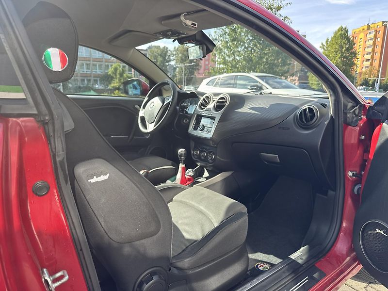 Alfa Romeo MiTo 1,4T - fotka 12 z 24