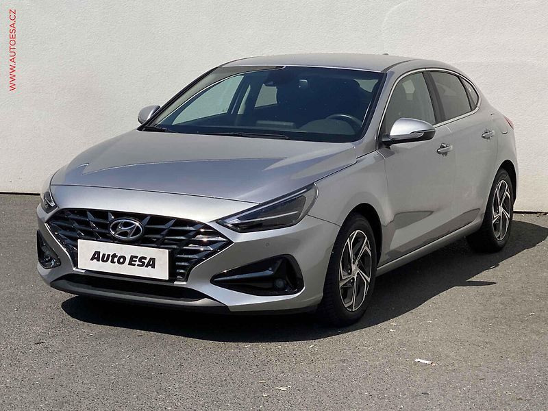 Hyundai i30 (2023) 1.0 T-GDi, ČR, Smart, AT - fotka 3 z 19