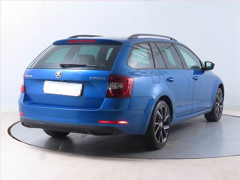 Škoda Octavia (2019) Ambition 1.5 TSI, Serv.kniha - fotka 5 z 16