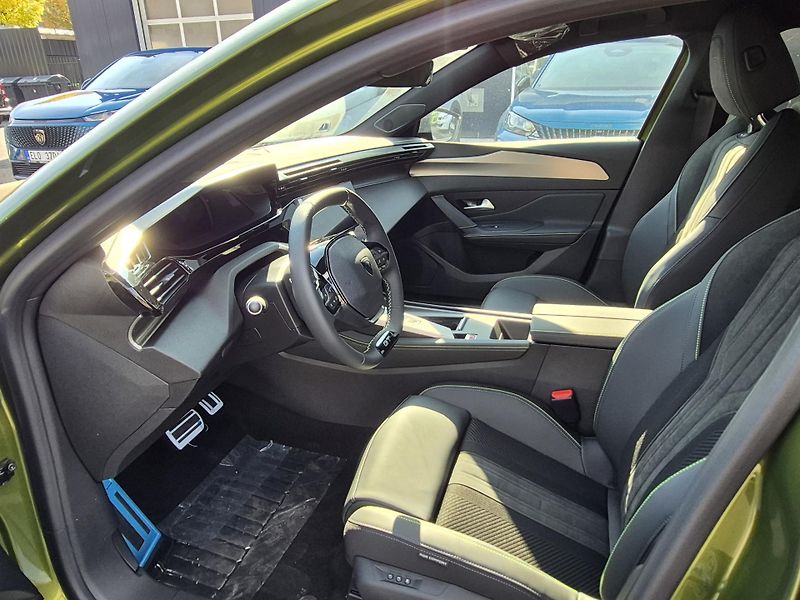 Peugeot 408 (2026) GT Hybrid 145 e-DCS6  - fotka 8 z 24