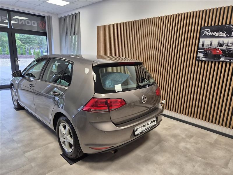 Volkswagen Golf 1.2 TSI EDITION - fotka 4 z 22