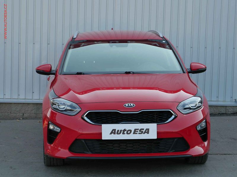 Kia Ceed (2020) 1.4 T-GDi, 2.maj,ČR, LED - fotka 2 z 23