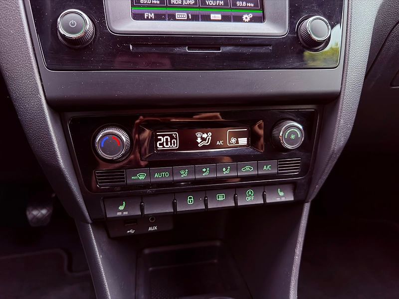 Škoda Rapid 1.2 TSi Drive, Serviska, AutoA - fotka 20 z 25
