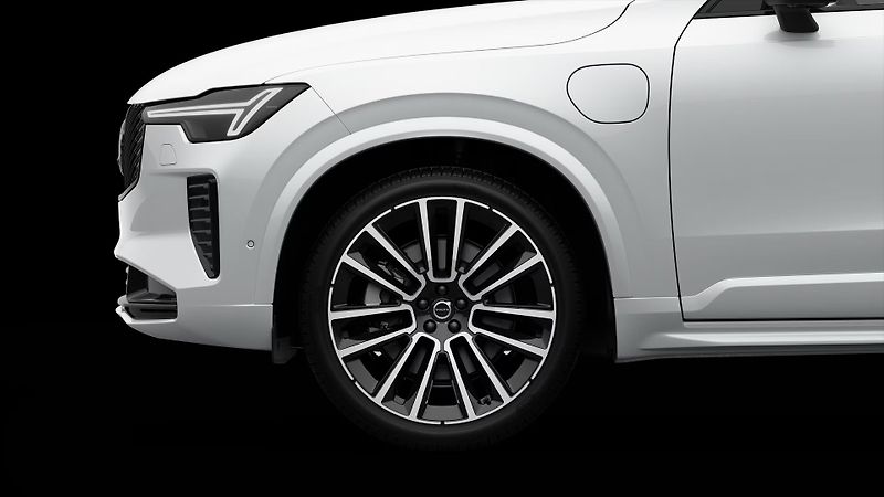 Volvo XC90 (2026) ULTRA BLACK EDITION, T8 AWD, 1 - fotka 4 z 7