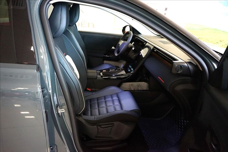 Citroën C5 Aircross (2026) 1,2 Hybrid 145k Automatic MAX - fotka 12 z 29