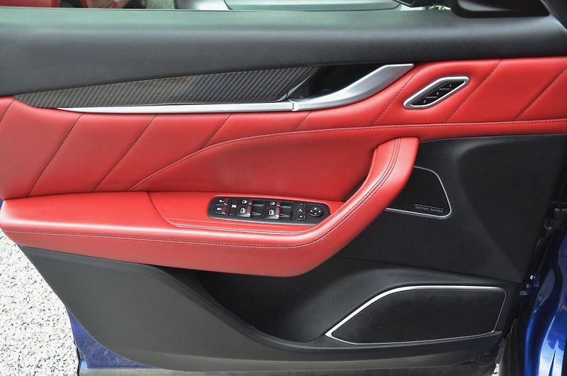 Maserati Levante (2018) 3.0 316kW SQ4 GranSport 106tkm - fotka 25 z 48