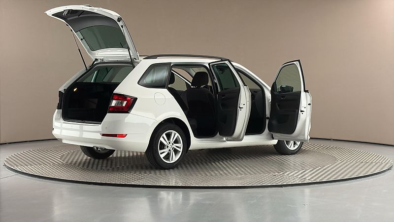 Škoda Fabia 1.0 TSI Ambition Combi - fotka 6 z 24