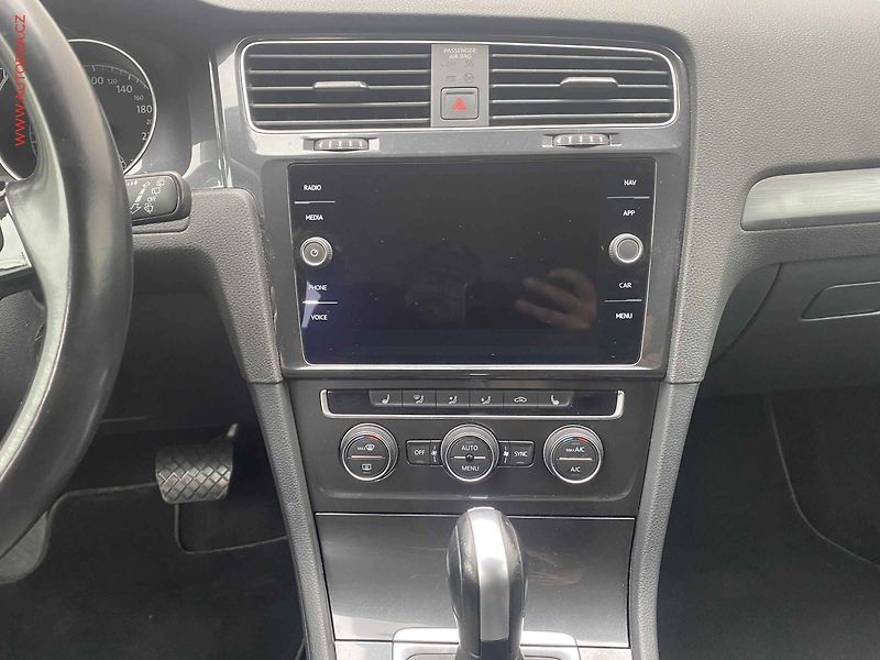 Volkswagen Golf (2019) 2.0 TDi, Comfortline, DSG - fotka 12 z 18