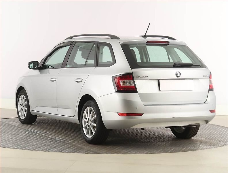 Škoda Fabia (2018) Ambition 1.0, Serv.kniha - fotka 4 z 19