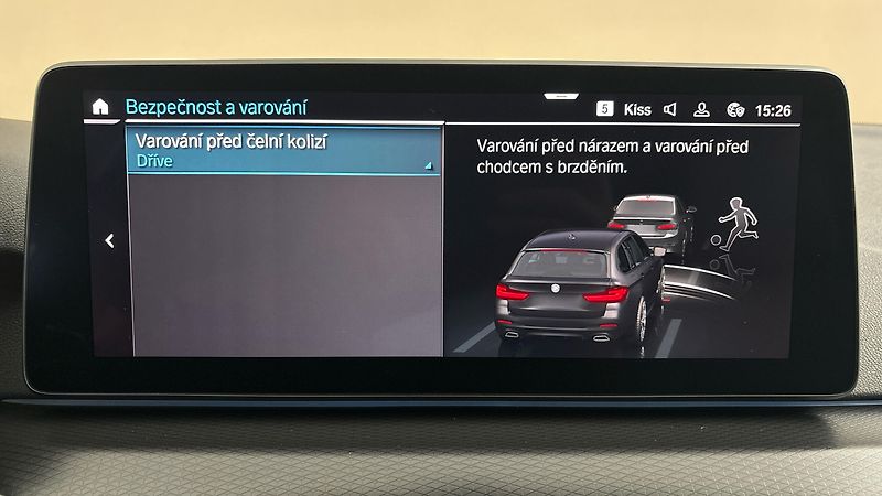 BMW Řada 5 530e AUT xDrive M-paket Tourin - fotka 26 z 30