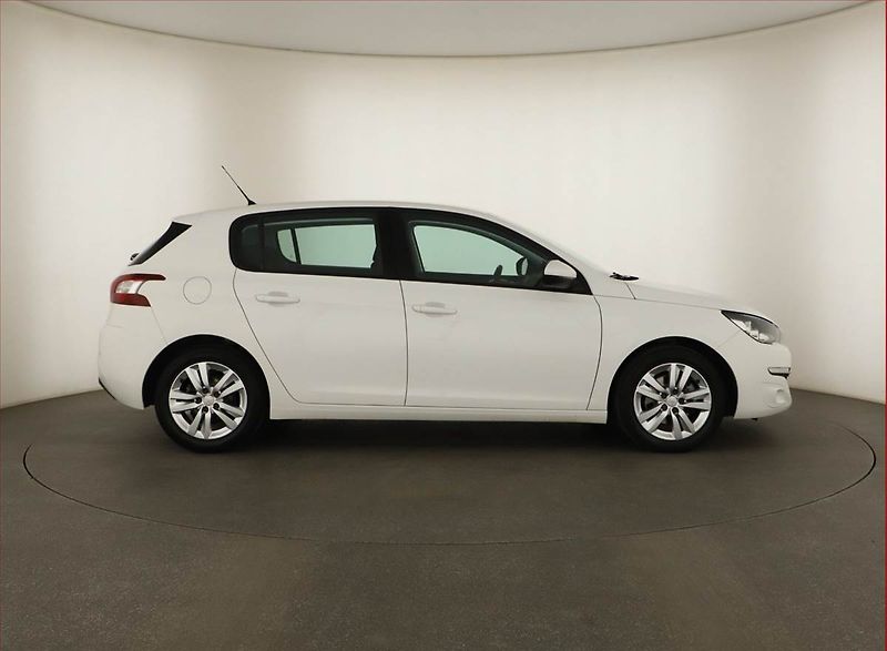 Peugeot 308 (2014) 1.6 e-HDi, Serv.kniha - fotka 6 z 13