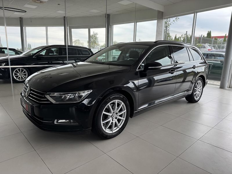 Volkswagen Passat 1,6TDI DSG*ComfortLine*ACC*Nav - fotka 2 z 32