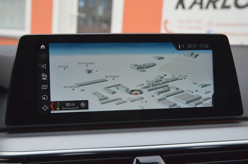 BMW Řada 5 (2017) 520d xDrive 140kW / ČR / DPH  - fotka 27 z 36
