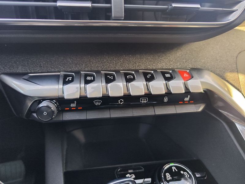 Peugeot 5008 1.2 PureTech/96kW Allure AT - fotka 21 z 34