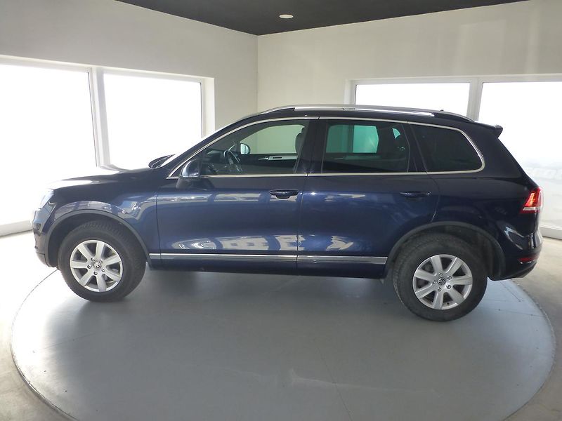 Volkswagen Touareg (2011) 3,0TDI*NAV*PANORAMA*TAŽNÉ 3,5T - fotka 9 z 33