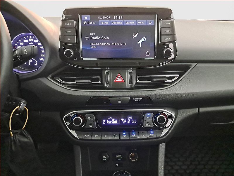 Hyundai i30 (2024) 1.0 T-GDI, Automat, Serv.kniha - fotka 12 z 16