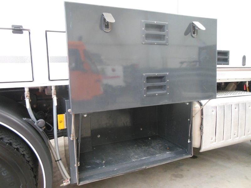 Mercedes-Benz 1832 Arocs, ADR, Cisterna pro - fotka 27 z 39
