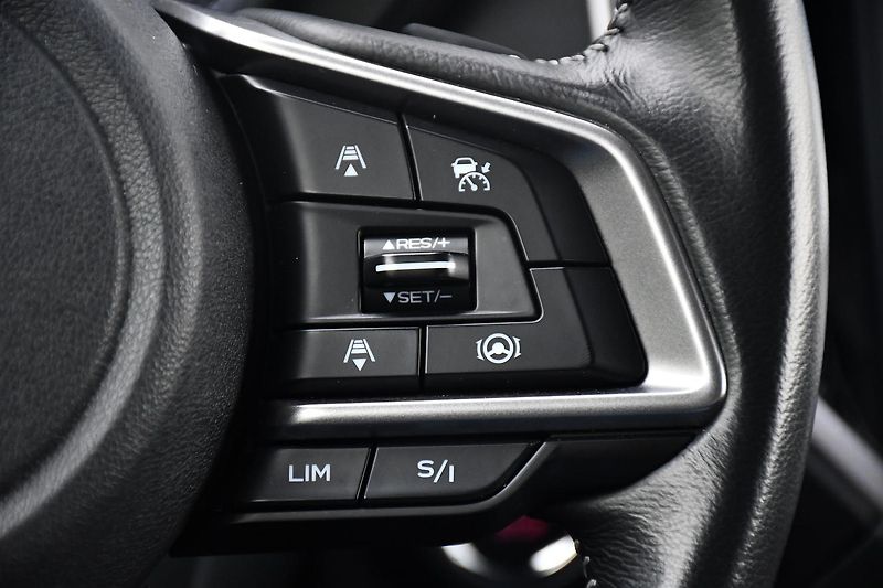 Subaru Forester e-BOXER ACC CARPLAY KAMERA - fotka 31 z 53