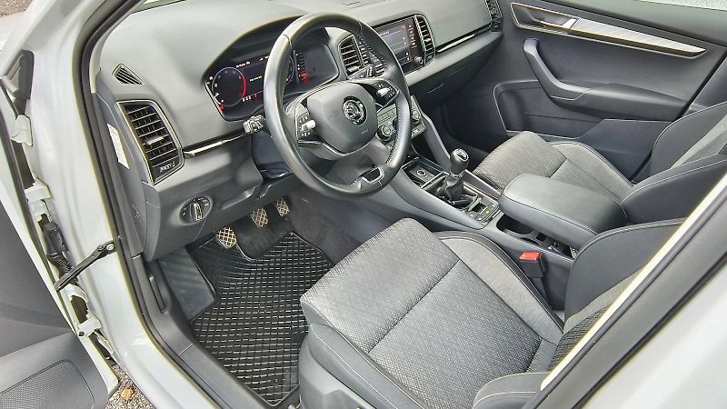 Škoda Karoq (2022) STYLE PLUS TSI 1.0/81KW 6MP - fotka 30 z 32