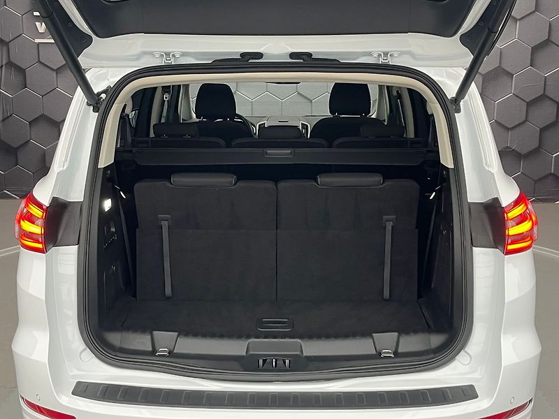 Ford S-MAX 2.5 HEV TITANIUM 7 míst - fotka 34 z 70