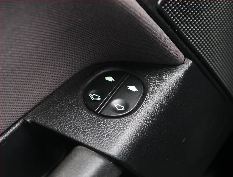 Ford Fusion (2010) 1.4, v provozu - fotka 15 z 17