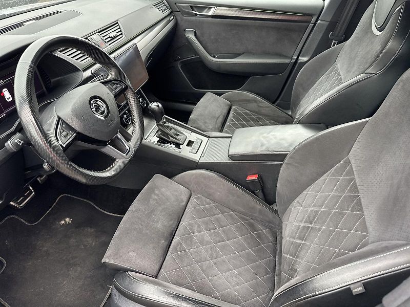 Škoda Superb (2020) Combi 2.0 TDI DSG Sportline - fotka 7 z 36