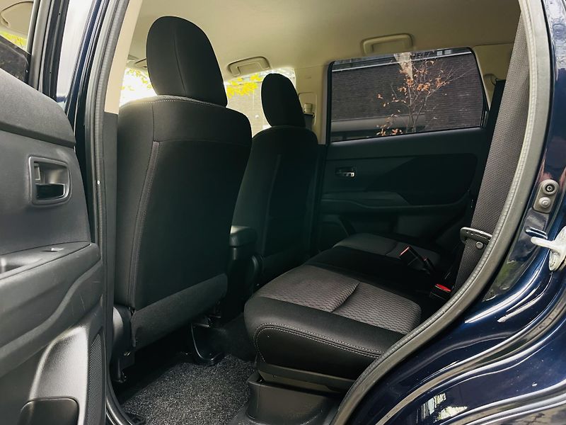 Mitsubishi Outlander 2.0i MANUÁL 1.MAJITEL TAŽNÉ - fotka 31 z 44