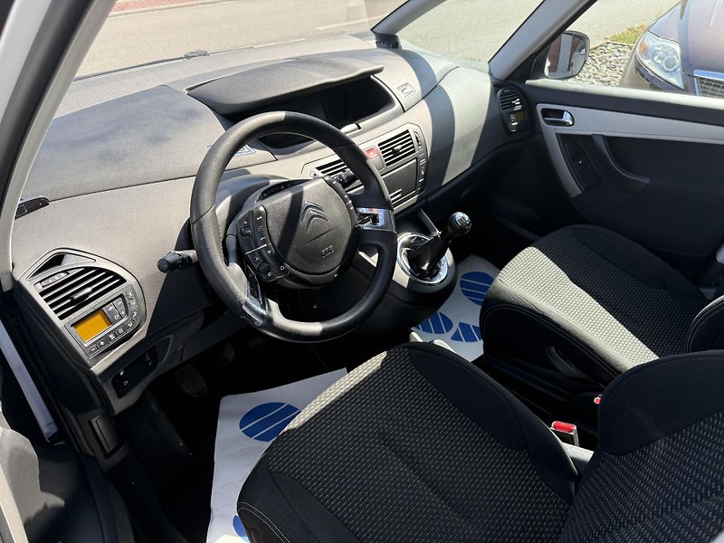 Citroën C4 Picasso 1.6i 88 KW - fotka 8 z 12