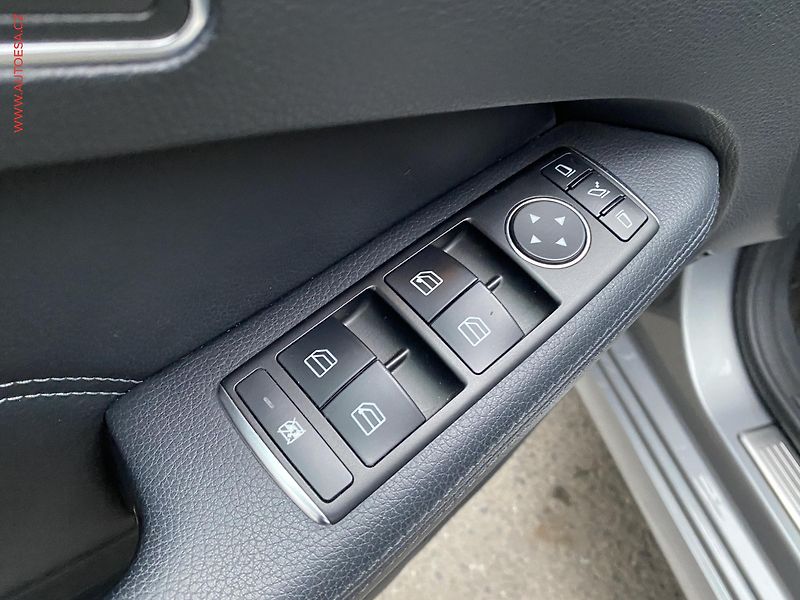 Mercedes-Benz Třídy E (2014) 2.2 CDi E250 4Matic, AT - fotka 13 z 21