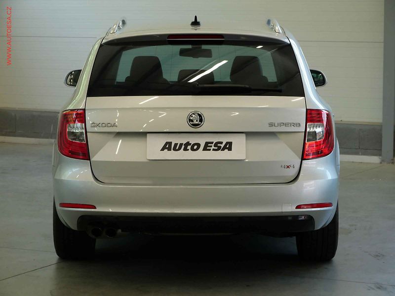 Škoda Superb (2015) 2.0 TDi 4x4, L&K, DSG, bixen - fotka 5 z 23