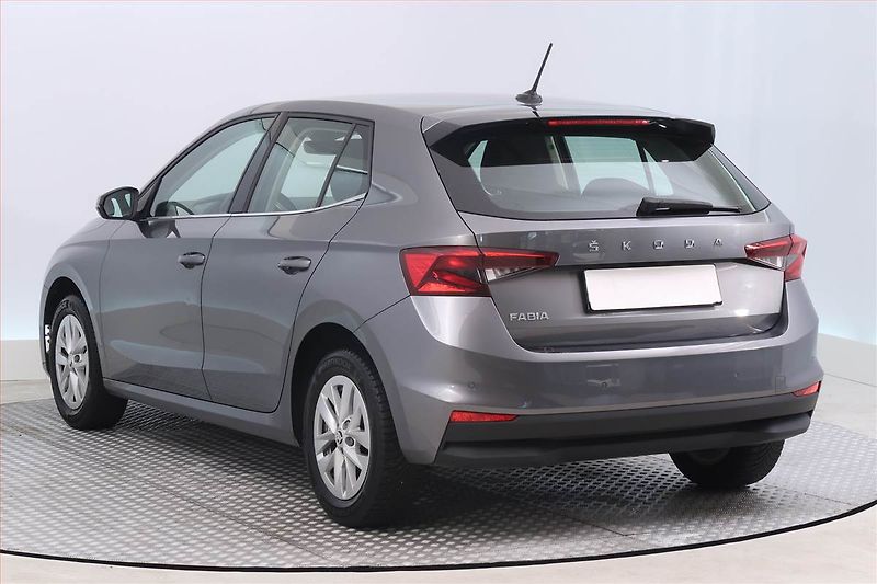 Škoda Fabia (2022) Ambition 1.0 TSI, Tempomat - fotka 4 z 17