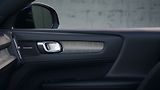 Volvo XC40 (2026) PLUS DARK, B4 FWD, 145+10 kW / - náhled 8
