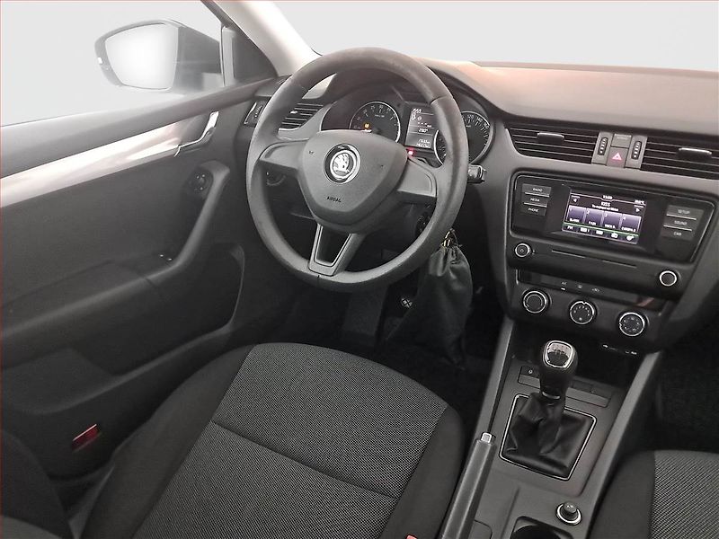 Škoda Octavia (2016) 1.6 TDI, ČR,1.maj - fotka 7 z 13