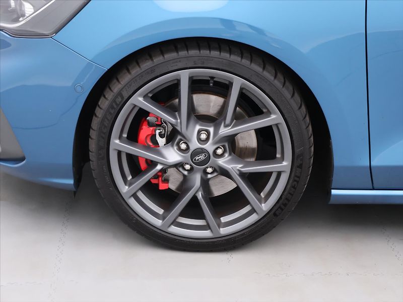 Ford Focus 2,3 ST 206kW Panorama - fotka 24 z 31