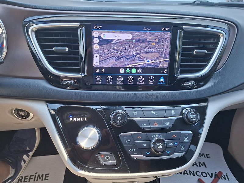 Chrysler Pacifica (2018) 3,6L,Top výbava, REZERVACE - fotka 33 z 44