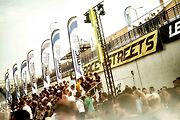 Finále Race The Streets, mezinárodního šampionátu v driftech v Dolní oblasti Vítkovic. 9. srpna 2025 v Ostravě.